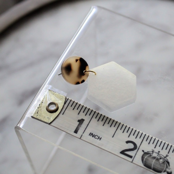 Handmade Earrings - Hexagon Resin Earrings - Cream Shimmer, Tortoise- NEW - Picture 2 of 2